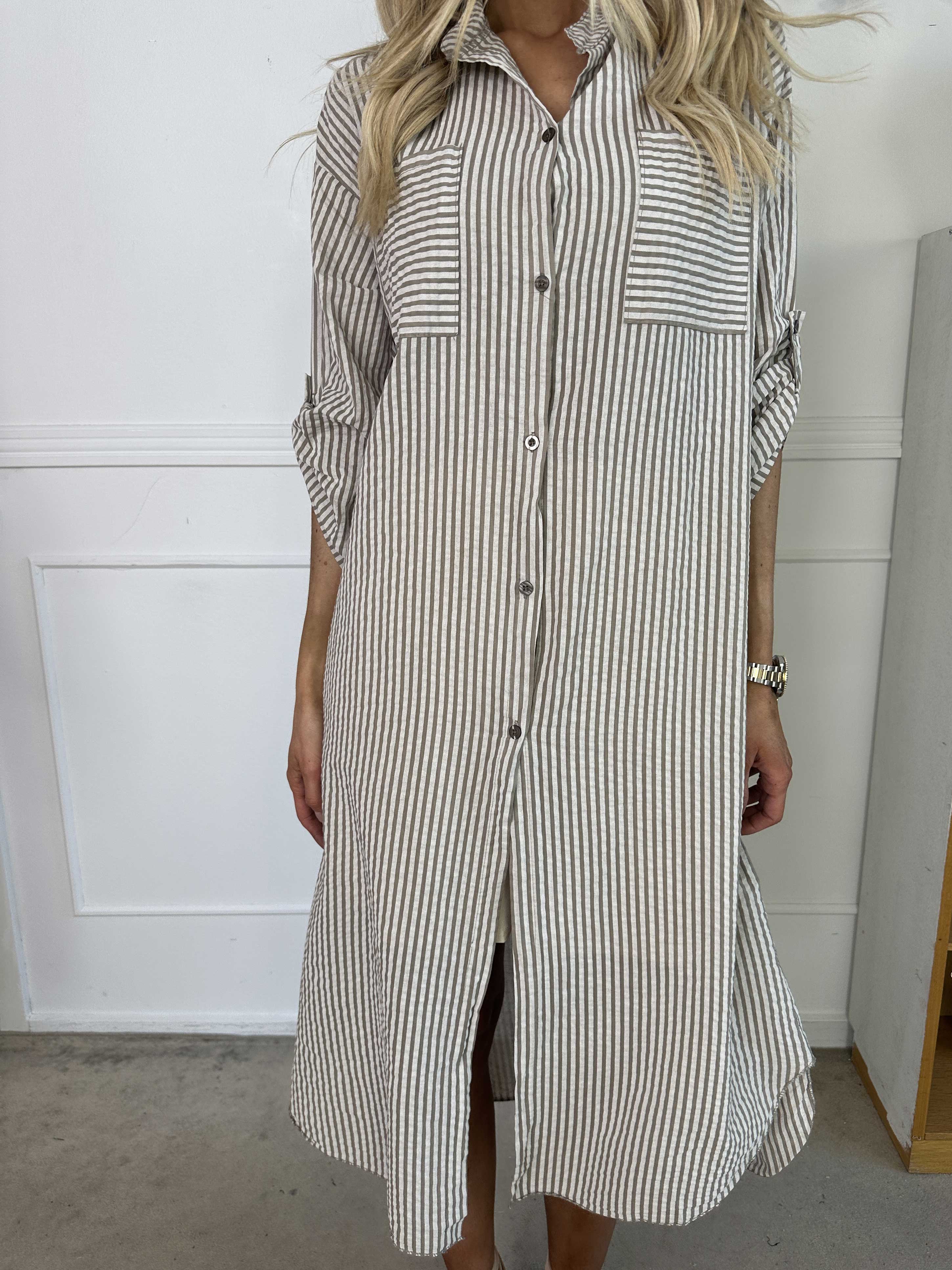 Irena - Långrandig skjorta i ström och vågigt tyg